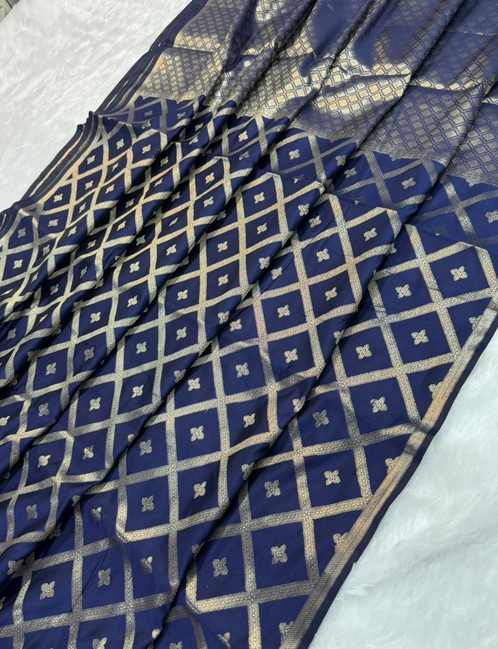 Banarasi Tapeta Soft Silk Saree