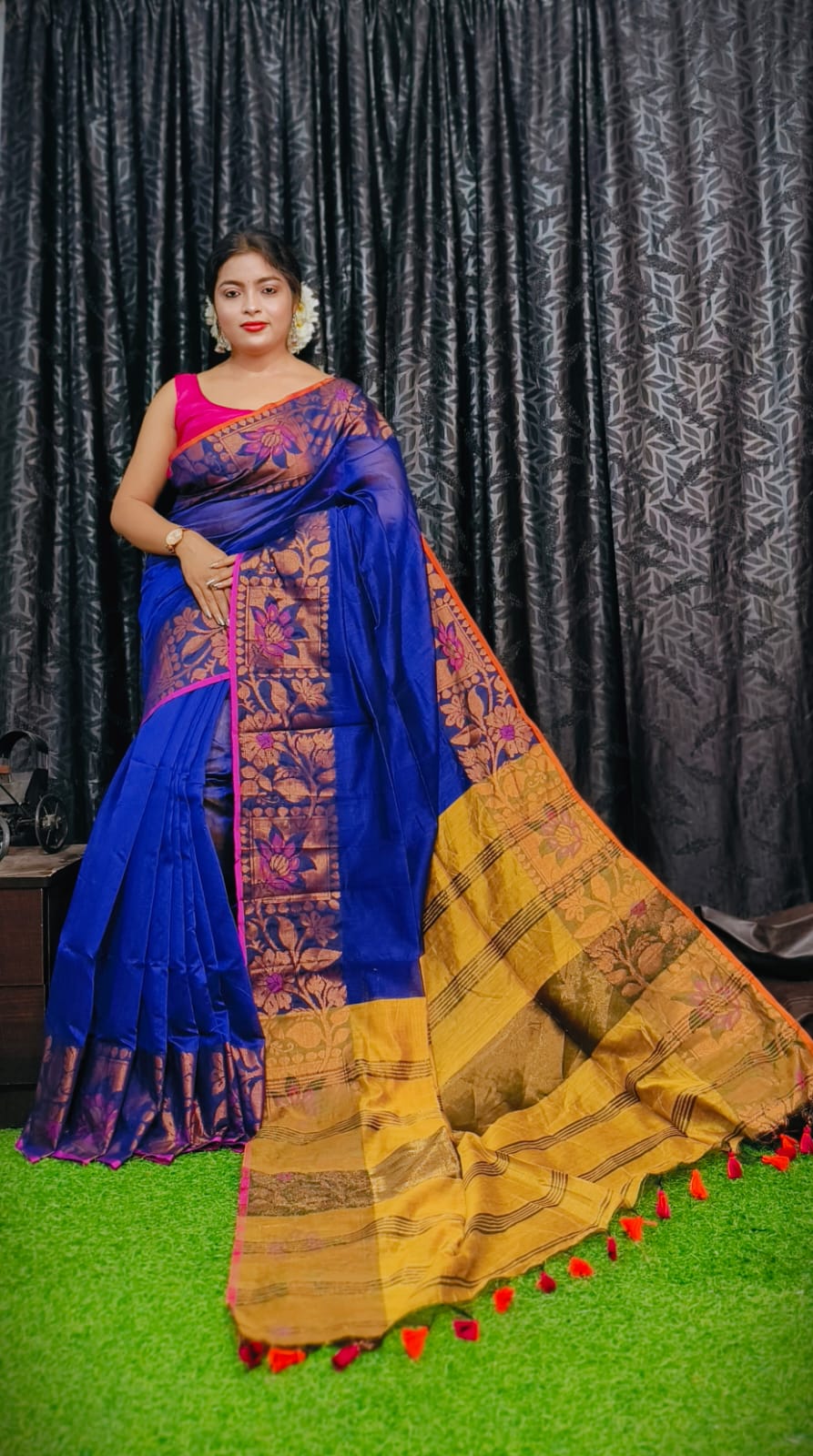 Handloom Copper Zari Meena Saree