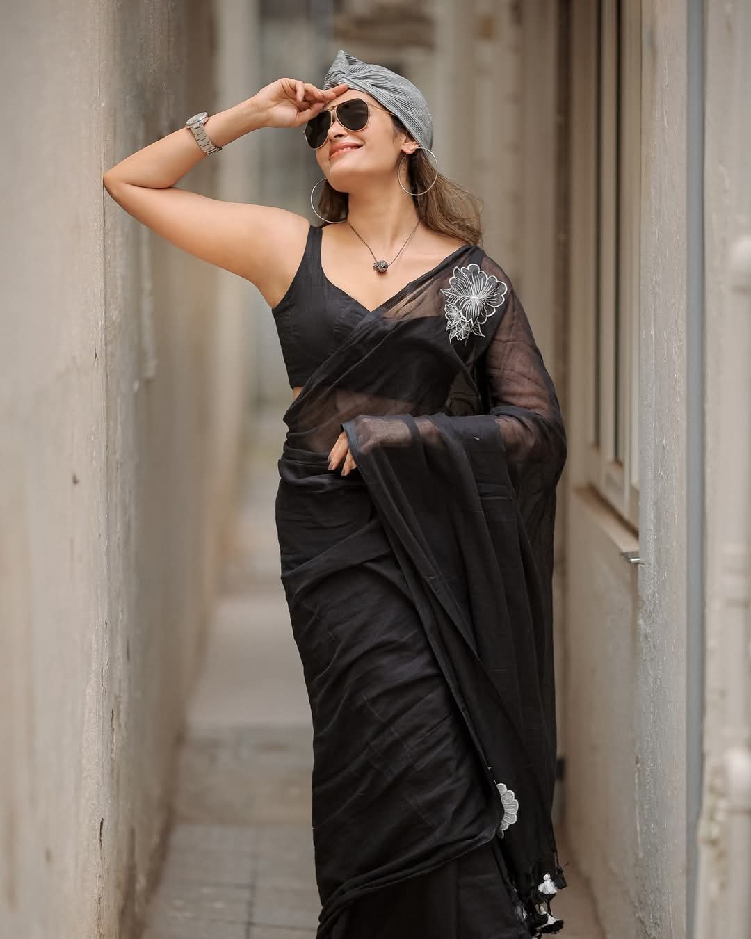 Exclusive Floral Handwoven Mulmul Cotton Saree