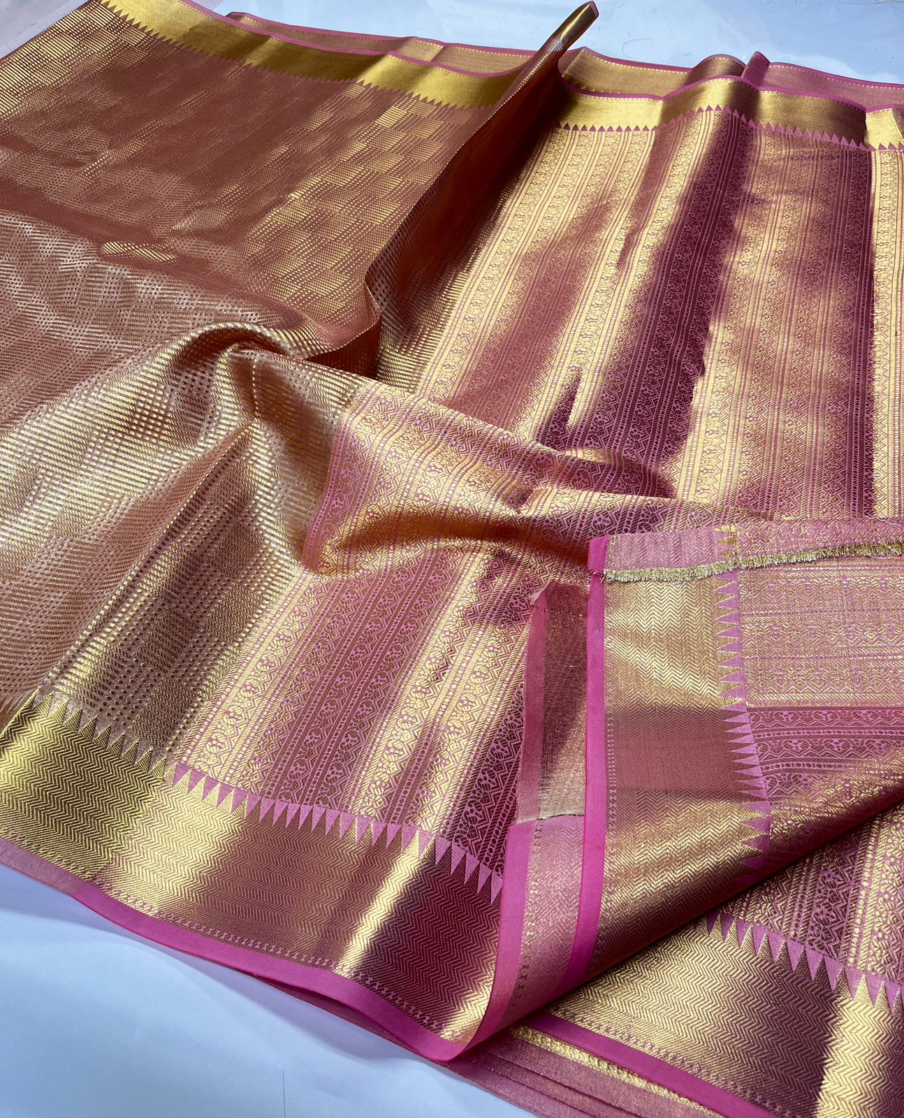 Zari Tanchoi Saree