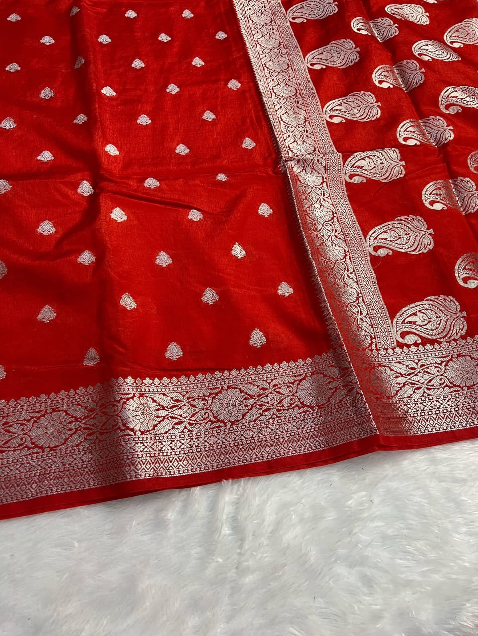 Banarasi Viscose Silk Saree