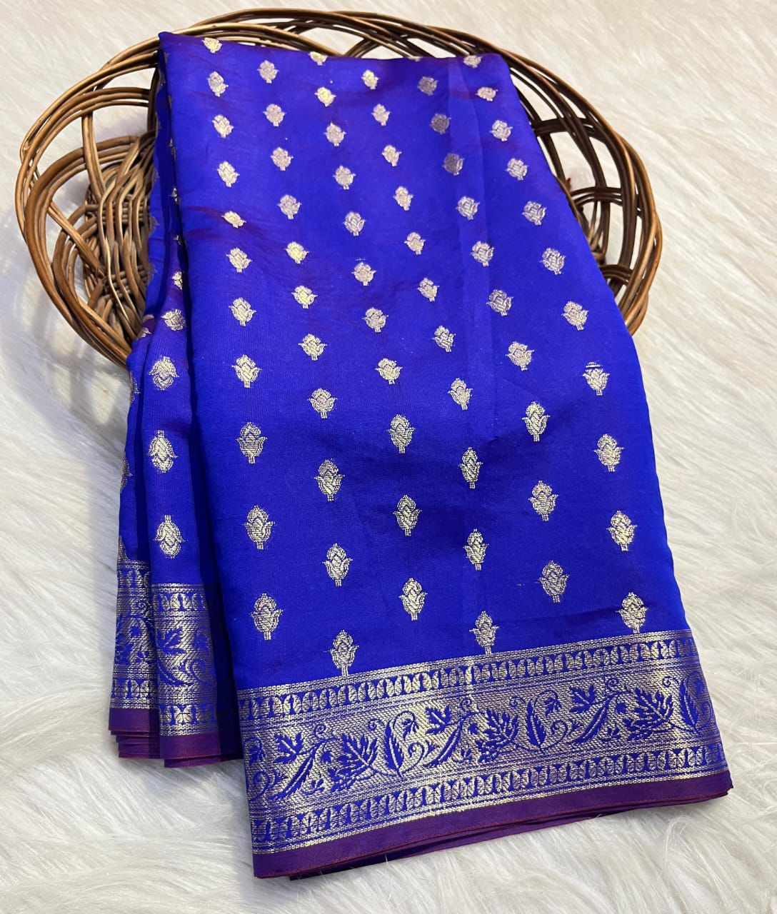 Banarasi Katan Booti Saree