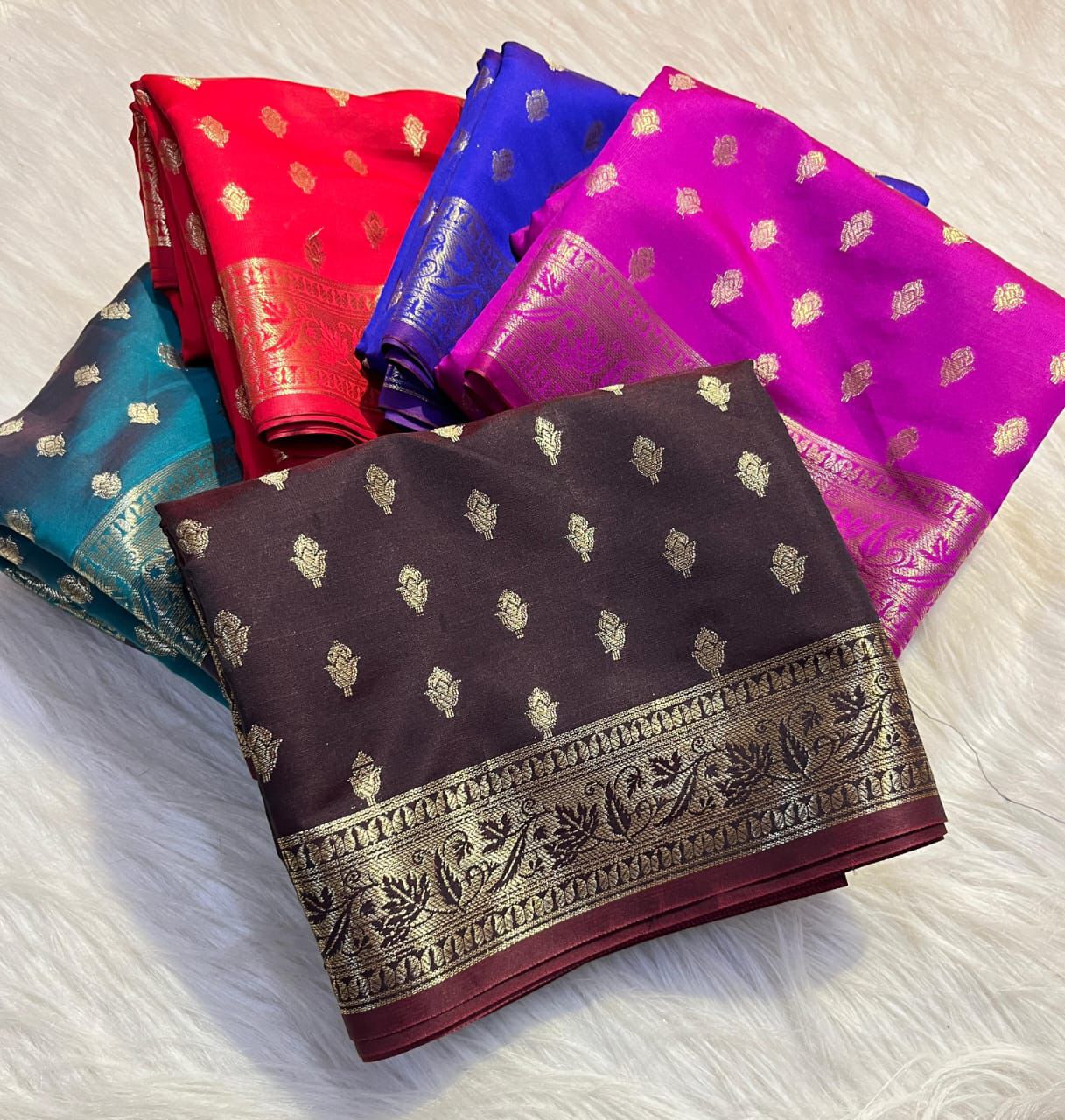 Banarasi Katan Booti Saree