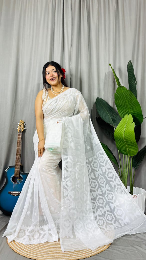 Dhakai Jamdani Saree